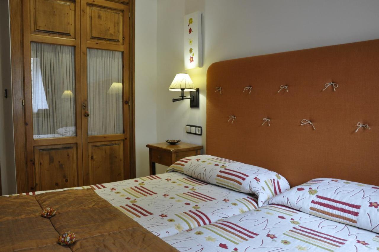 Apartamentos Los Pirineos - Atencion Personal Б'єскас Екстер'єр фото