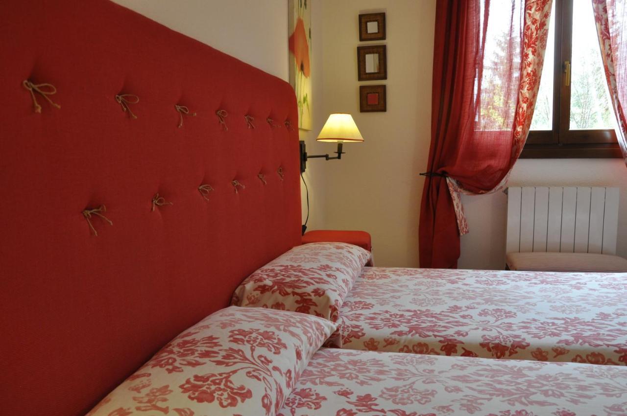 Apartamentos Los Pirineos - Atencion Personal Б'єскас Екстер'єр фото
